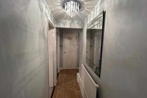 2 bedroom flat to rent, Tithelands, Harlow CM19