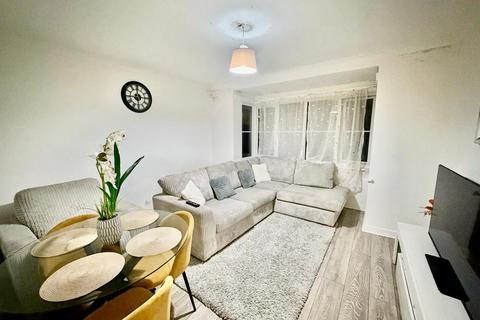 2 bedroom apartment to rent, Maybank Avenue, Wembley HA0