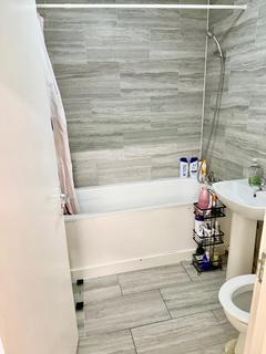 2 bedroom apartment to rent, Maybank Avenue, Wembley HA0