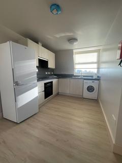 3 bedroom flat to rent, London, N7