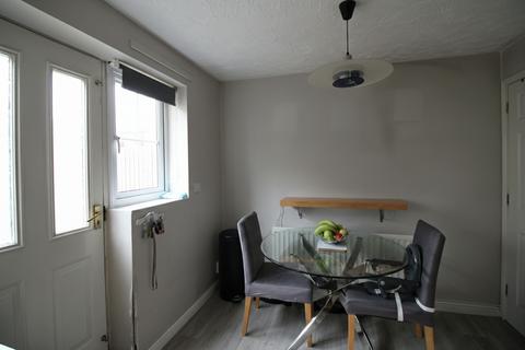 2 bedroom end of terrace house to rent, Beaulieu Drive, Stone Cross, BN24