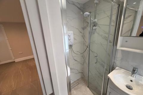 1 bedroom in a house share to rent, Room 3