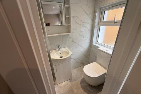 1 bedroom in a house share to rent, Room 3