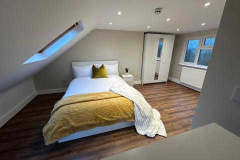 1 bedroom in a house share to rent, Room 2