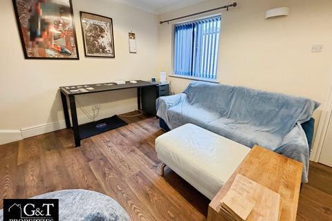 2 bedroom terraced house for sale, Surrey Drive, Kingswinford