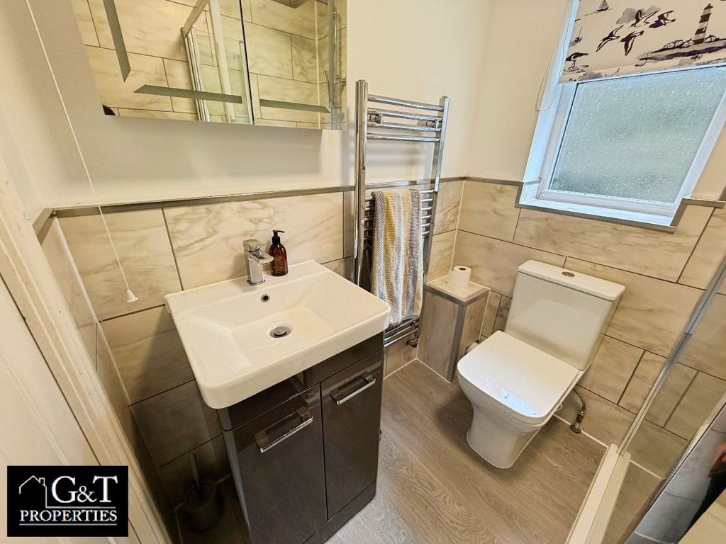 Upstairs Bathroom