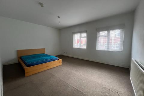 3 bedroom apartment to rent, Bristol BS3