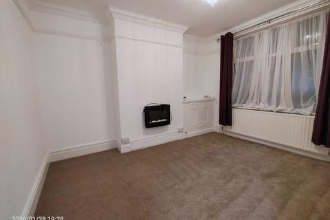 3 bedroom terraced house to rent, Devana Road, Leicester