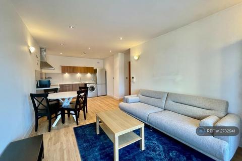 2 bedroom flat to rent, Mere House, Manchester, M15