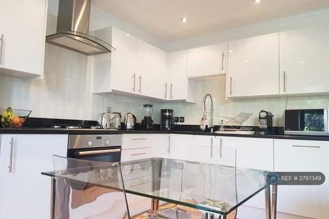 undefined, Woodseer St, London, E1