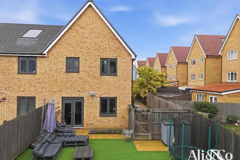 undefined, Culverin Avenue, Grays