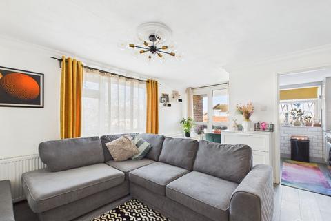 1 bedroom flat for sale, Holmbury Grove, Croydon