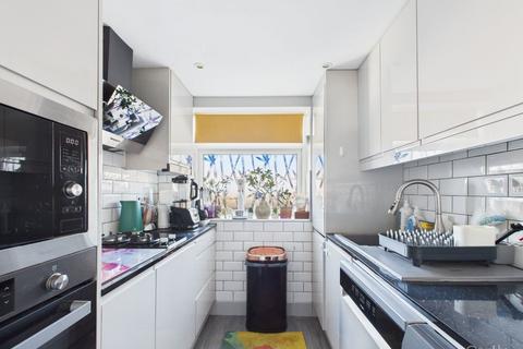 1 bedroom flat for sale, Holmbury Grove, Croydon