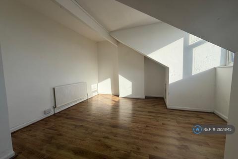 2 bedroom terraced house to rent, Ashton Mount, Leeds, LS8