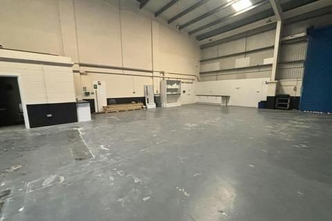 Warehouse to rent, Dundas Spur Portsmouth PO3 5RN