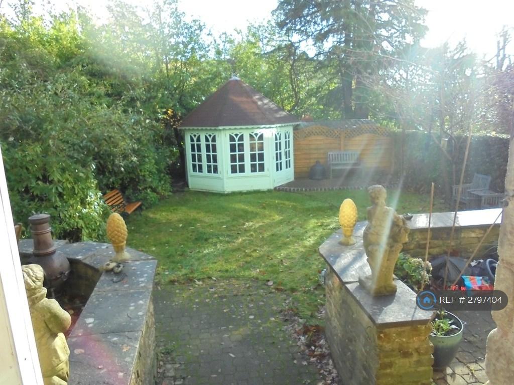 Garden & Summerhouse