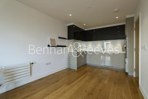 undefined, Barking Road, Canning Town E16