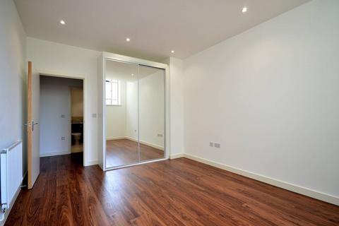 1 bedroom flat to rent, Great West Quarter, Brentford, TW8