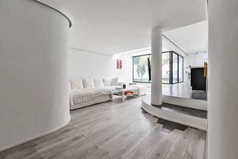 2 bedroom flat to rent, Cantelowes Road, Camden Town, London, NW1