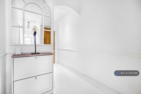 2 bedroom maisonette to rent, Cowley Road, London, SW14