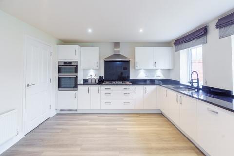 5 bedroom detached house for sale, Kingfisher Road, Thrapston, NN14
