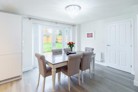 5 bedroom detached house for sale, Kingfisher Road, Thrapston, NN14