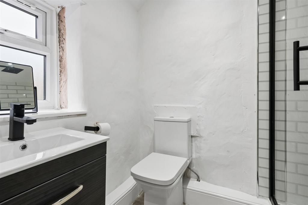 Shower Room - WC.jpg