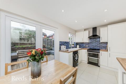 2 bedroom terraced house for sale, Home Farm Avenue, Cheshire SK10