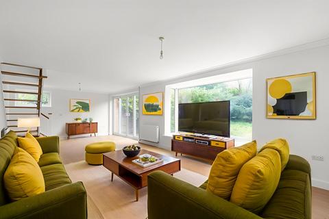 3 bedroom end of terrace house for sale, Oakfield Gardens, London, SE19