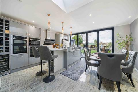 4 bedroom semi-detached house for sale, Eltham Palace Road, Eltham, London, SE9