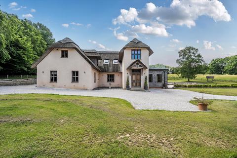 5 bedroom detached house for sale, London Road, Battle, East Sussex TN33