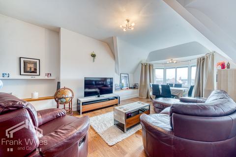 2 bedroom flat for sale, Flat 3, 233 Clifton Drive South, Lytham St. Annes, Lancashire