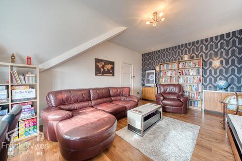 2 bedroom flat for sale, Flat 3, 233 Clifton Drive South, Lytham St. Annes, Lancashire