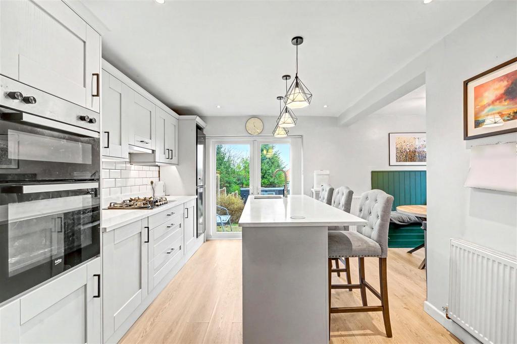 Kitchen 4.jpeg