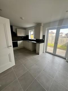 2 bedroom semi-detached house to rent, Edward Way, Polegate BN26