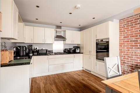 4 bedroom detached house for sale, Renfields, Haywards Heath