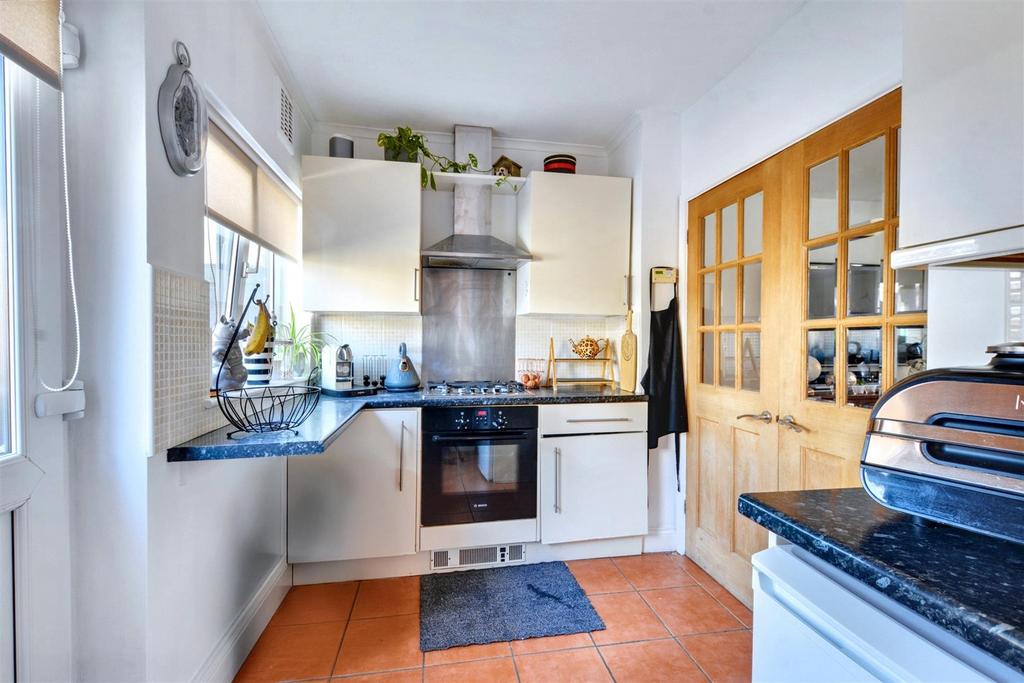 Kitchen 1.jpeg