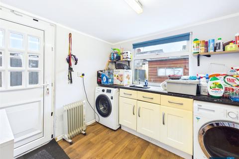 3 bedroom semi-detached house for sale, Laburnum Drive, Armthorpe, Doncaster, South Yorkshire, DN3