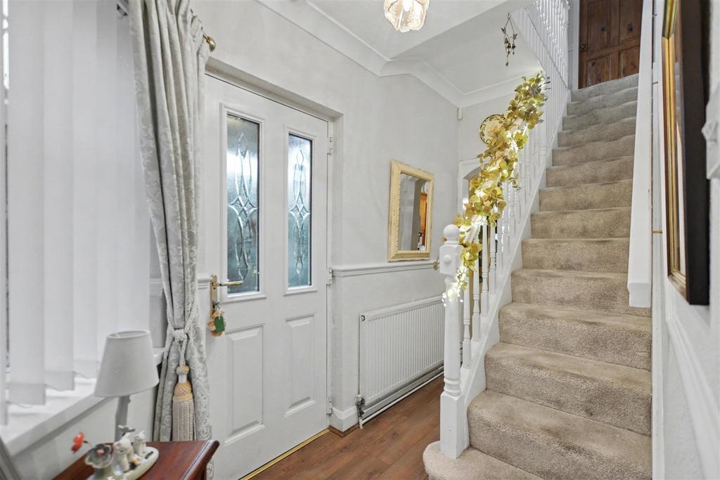 Entrance Hall 1.jpeg
