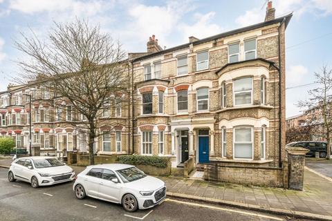 1 bedroom flat for sale, Sandmere Road, London SW4