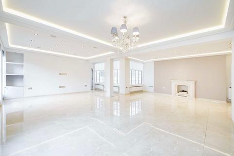 4 bedroom flat to rent, Berkeley Court, London NW1