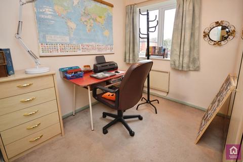 2 bedroom flat for sale, Bury New Road, Manchester M25