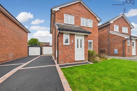 Levens Close | Quiet Cul-de-Sac Living Moments from Fairfield Nature Reserve