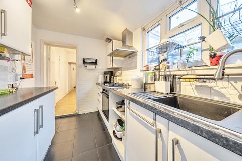 2 bedroom terraced house for sale, Gillingham Road, Gillingham