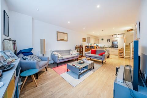 3 bedroom flat for sale, Boundaries Road, Balham, London, SW12