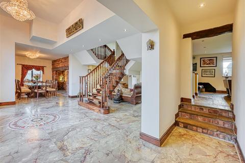 5 bedroom detached house for sale, Cotwall End Road, Dudley