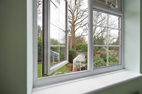 5 bedroom detached house for sale, Grattons Drive, Crawley, West Sussex, RH10