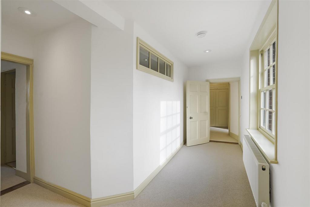 Sutton Hall, Landing .jpg