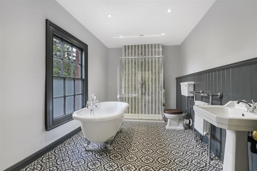 Sutton Hall, Bathroom Two.jpg