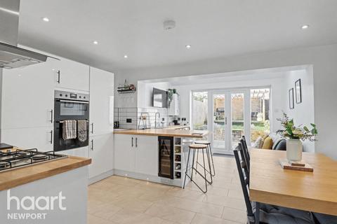 3 bedroom terraced house for sale, Rowan Way, Newport
